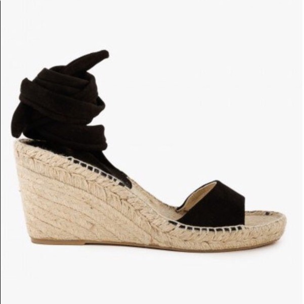 Mint & Rose Black Wedge